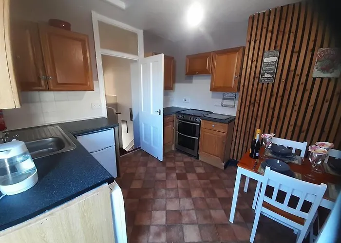 Plymouth Professionals Apartment